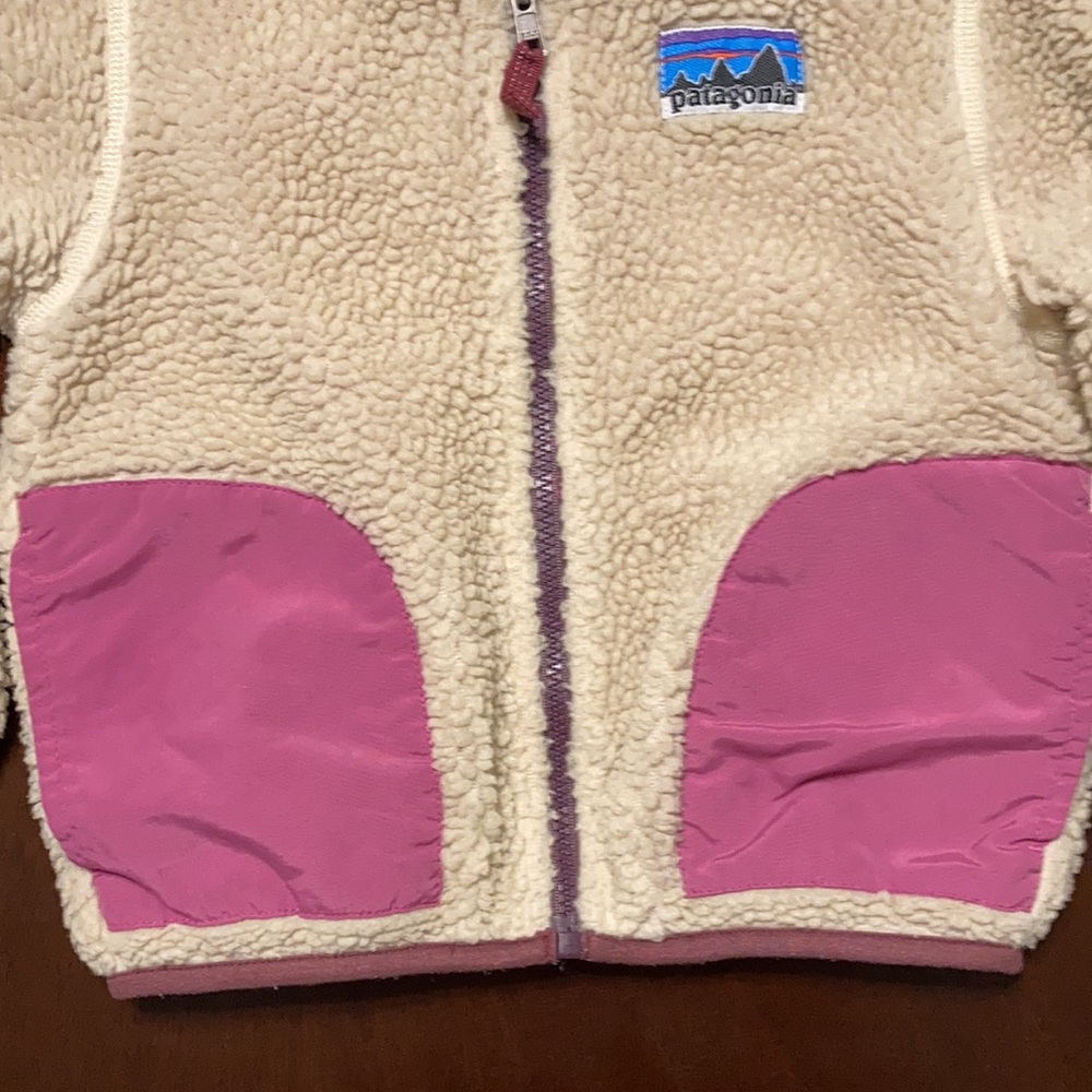 Patagonia Kids Cream Sherpa Fleece Jacket with Pink Trim - Picture 3 of 9